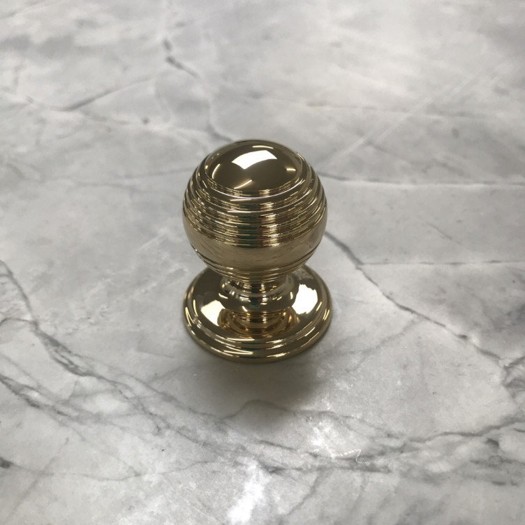 PERRIN & ROWE - 38 x Large reeded cabinet knobs 32mm x 45mm in Gold NZ186